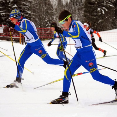 Tom (bonnet bleu) et Hugo prennent la 2e place du relais