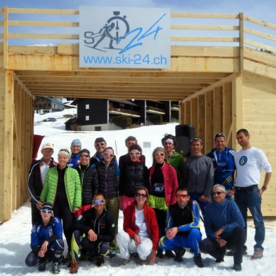 Les deux équipes au Ski24
