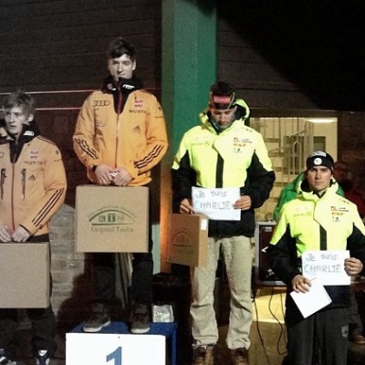 Victor Roguet, 4e du sprint, rend hommage pendant la remise des prix
